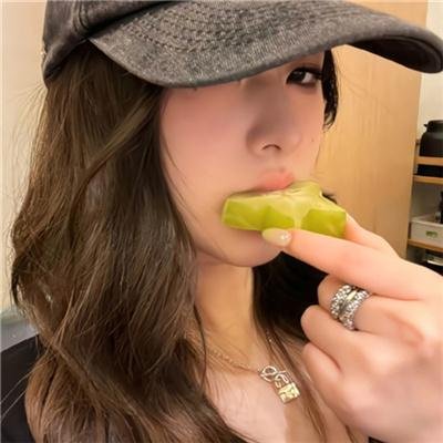 葛妮斯派特洛之风情万种